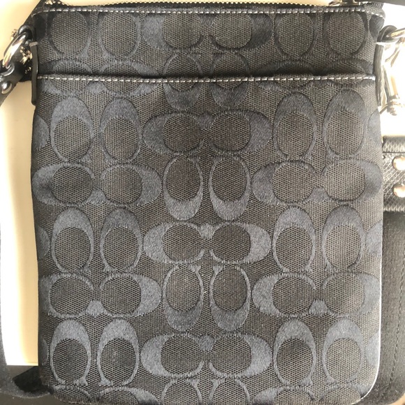 COACH PURSE - Picture 4 of 5